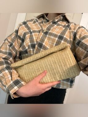 Woven Fold-Over Clutch in Natural Straw